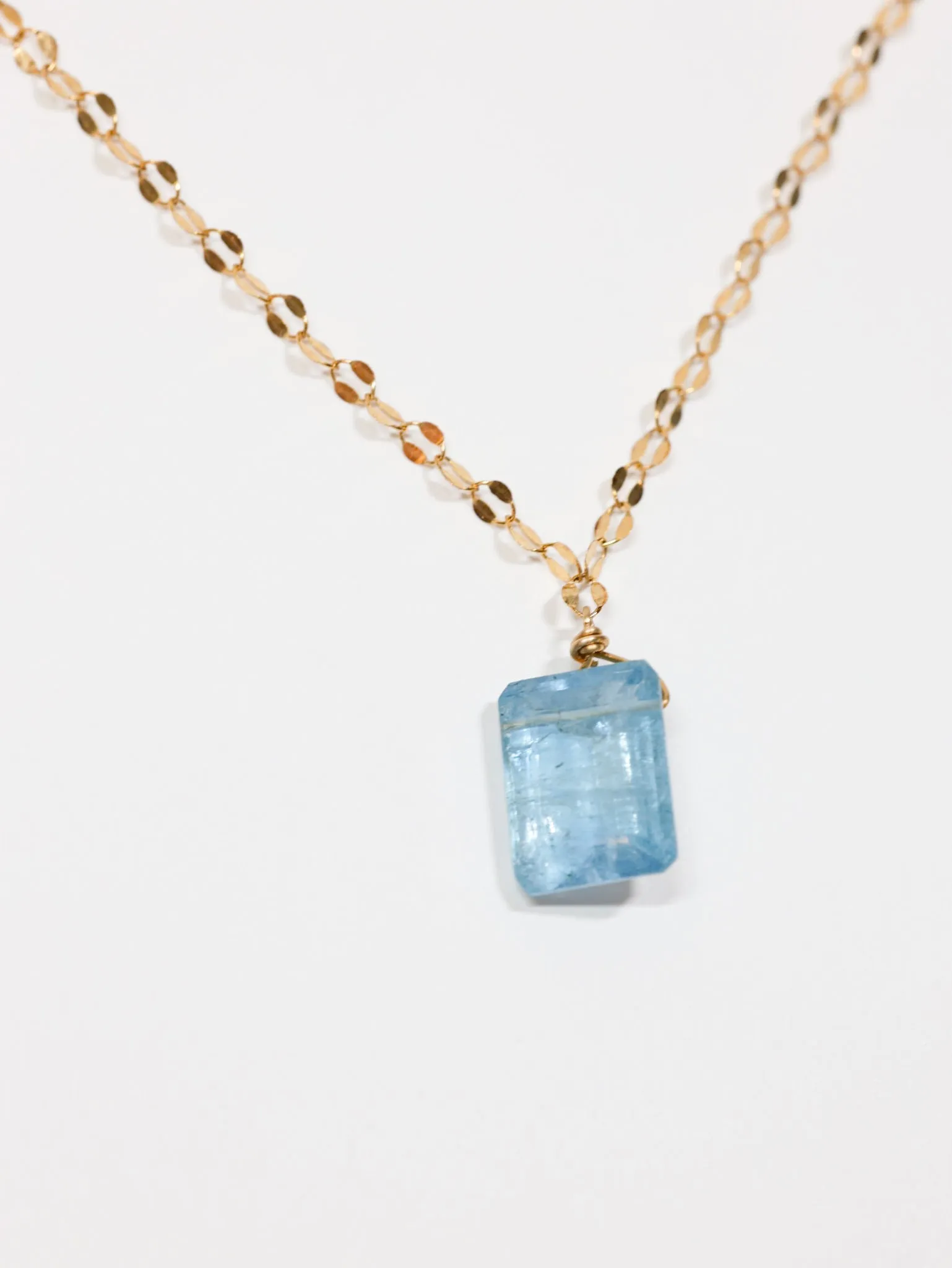 Aquamarine Fancy Cut Single Chain nh Necklace in Gold