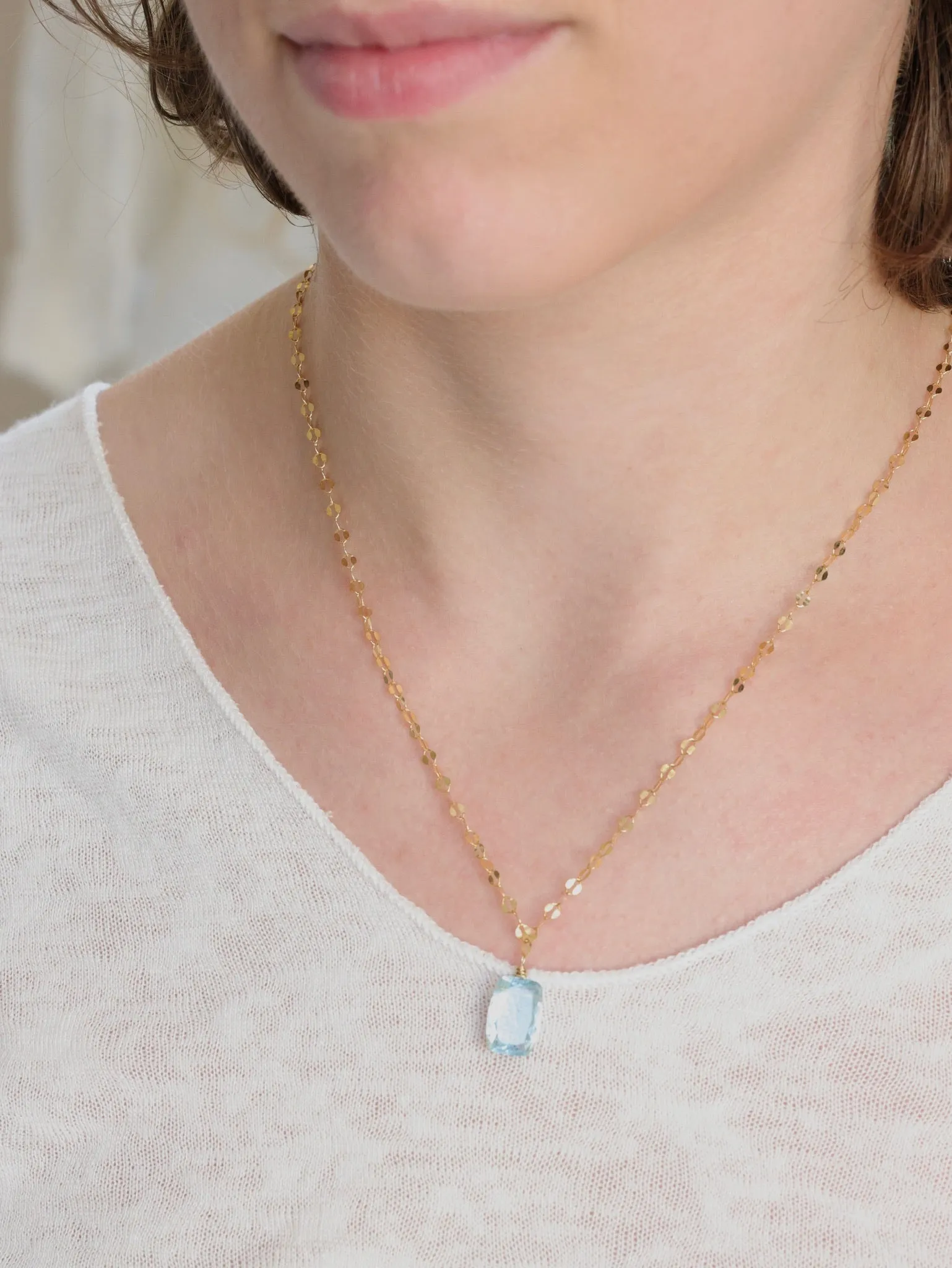 Aquamarine Fancy Cut Single Chain nh Necklace in Gold