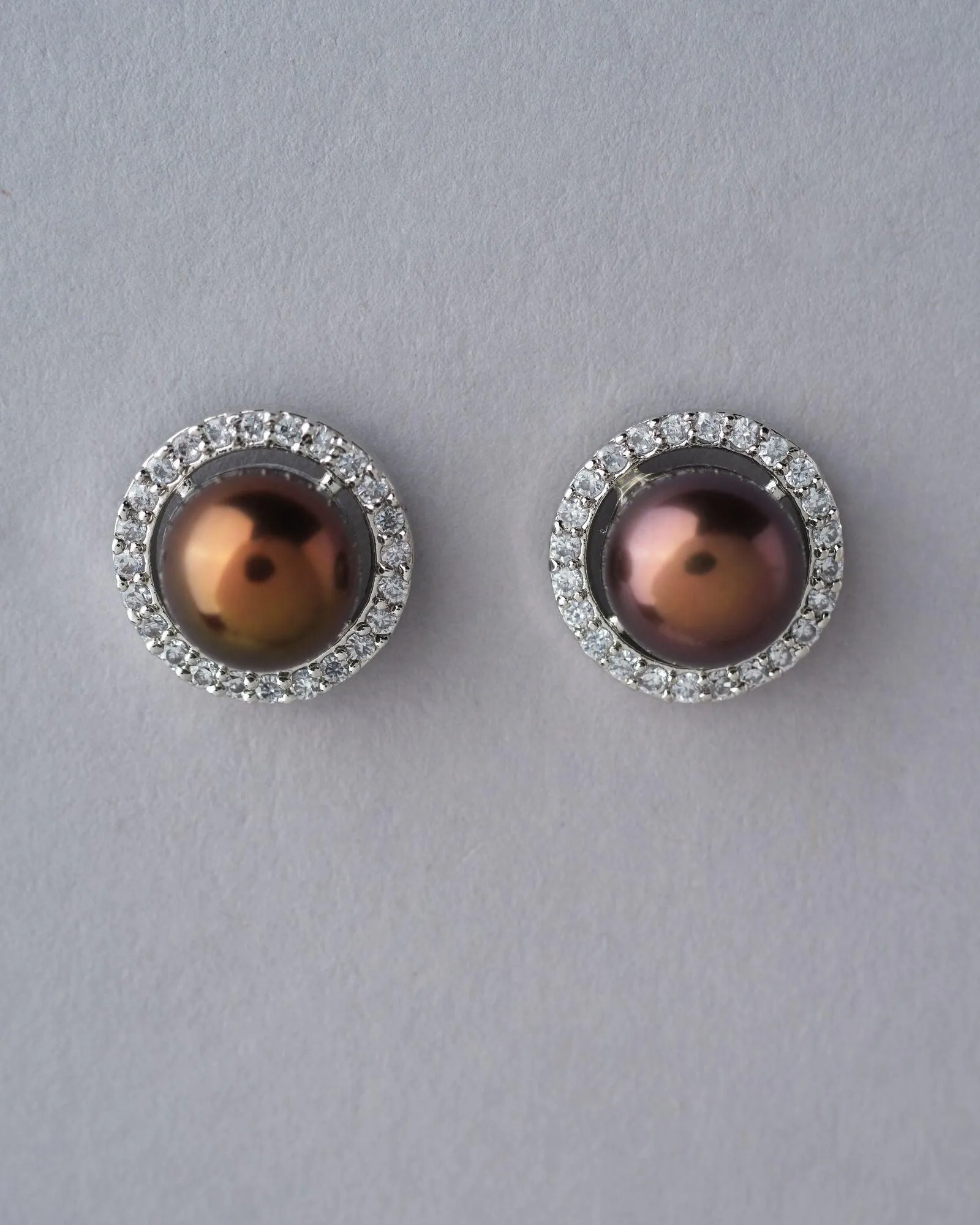 Elegant Black Stud Pearl Earring
