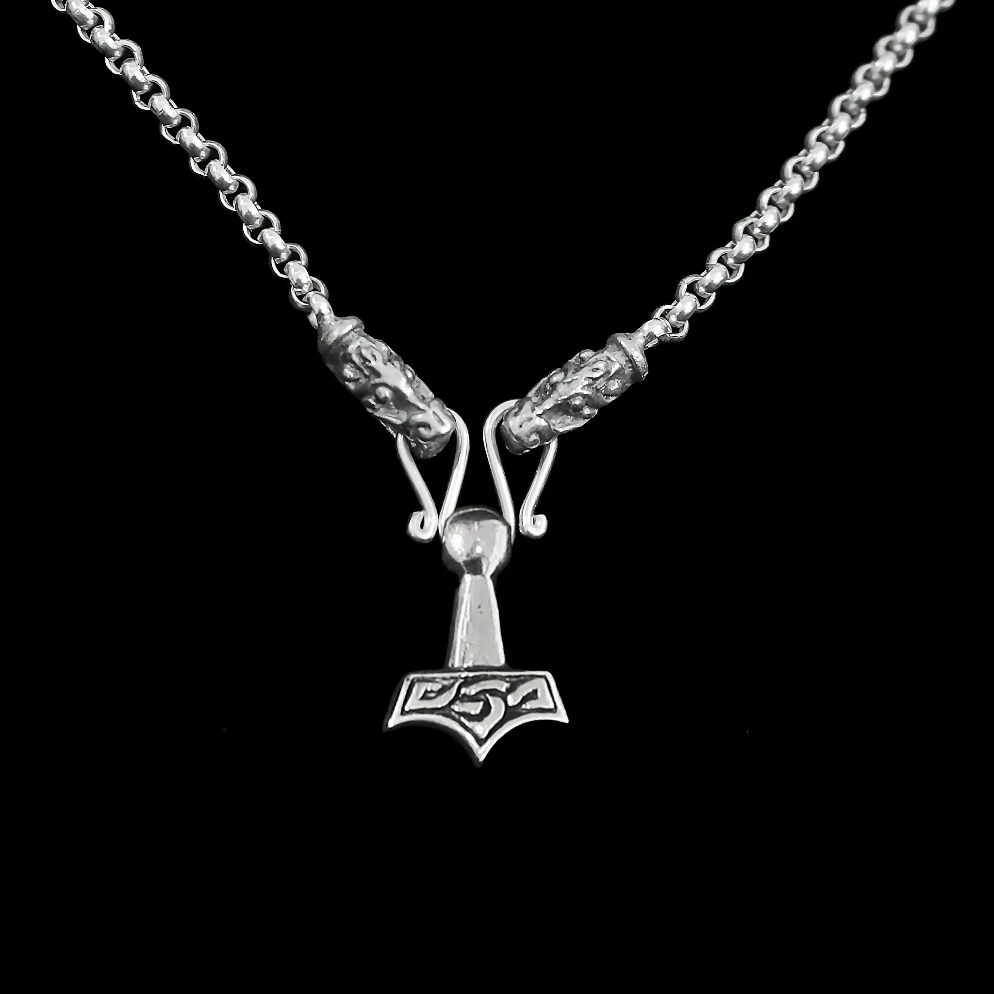 Slim Silver Anchor Chain Pendant Necklace with Gotland Dragon Heads